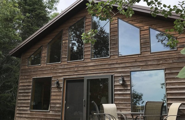 Cabin on pristine Big Turtle Lake