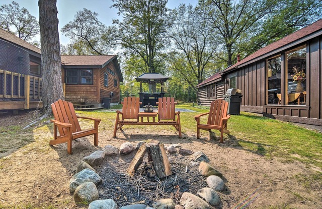 ¡NUEVO! Cabaña en Rush Lake w / Tiki Bar, Grill & Kayaks