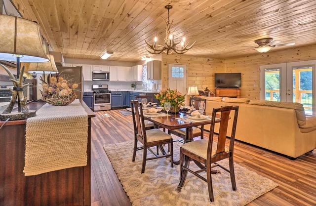 Cabin on Turkey Creek Ranch in Tellico Plaine