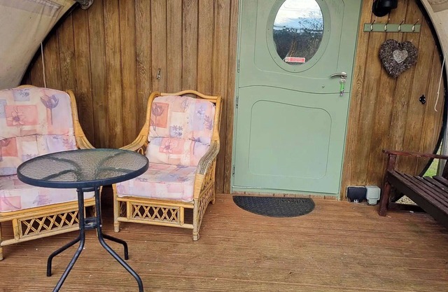 Cosy 1 bedroom cabin- Moon Pod
