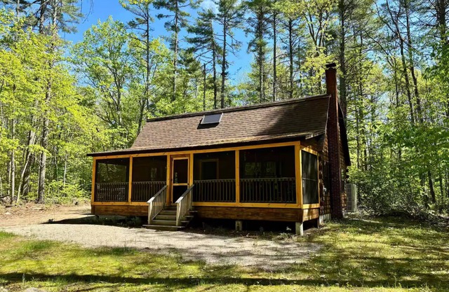 Cabin w/AC at Lake Arrowhead: Firepit, Fishing, and Movie Screen