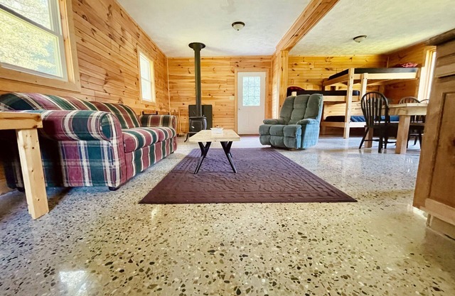 Cabin with beautiful acreage bordering Manistee National Forest