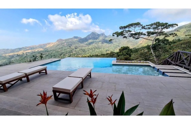 Cabaña con espectacular Vista y Piscina Climatizada