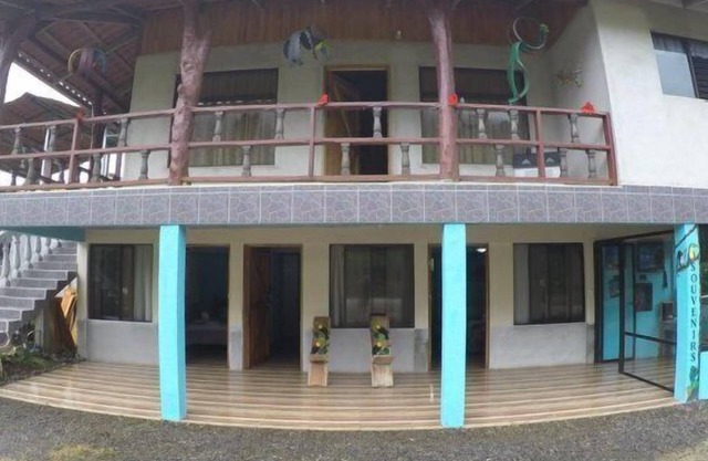 Cabinas Cascada Rio Celeste