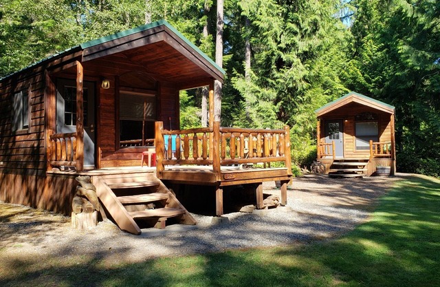 Cabañas en Treefrog Woods, Port Townsend. Incluye (2) cabañas privadas de vacaciones