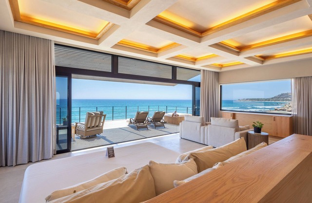 Cabo Break Hotel