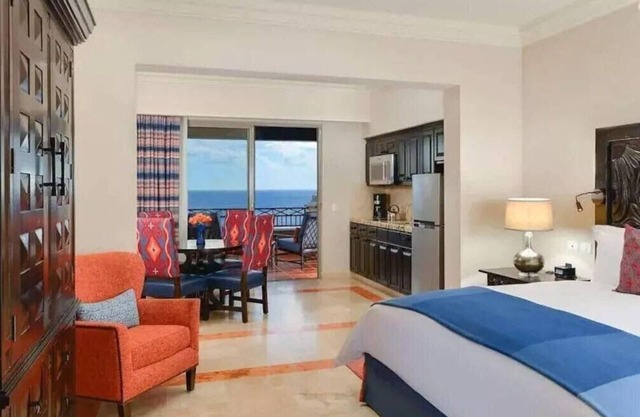Cabo San Lucas Oceanfront Resort at Pueblo Bonito - SPRING BREAK 2024!