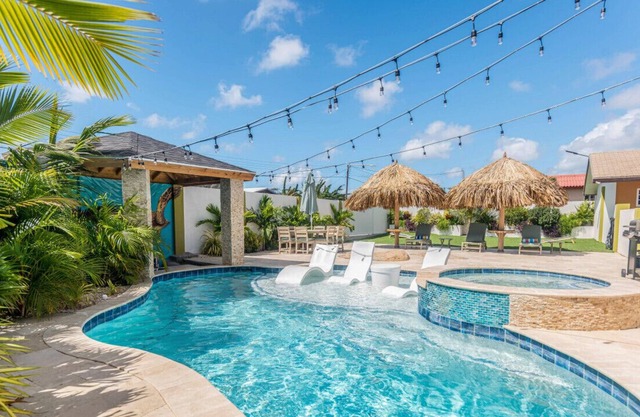 Cadushi Cove Villa with New Resort Pool, Sleeps 10