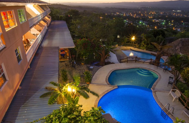 Cahal Pech Village Resort