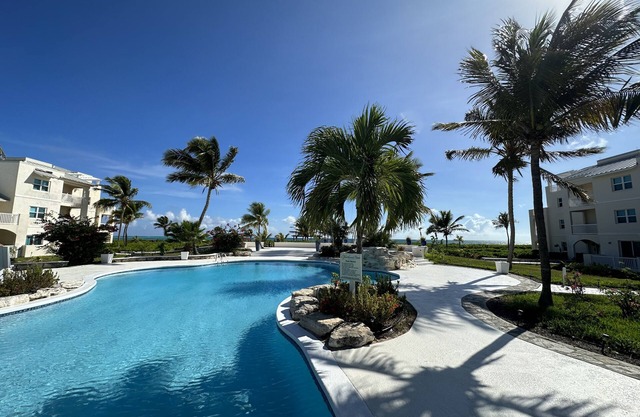 Caicos Dreams -gated entrance - onsite security- ground floor, King bed