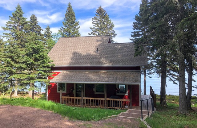 Cairn Cottage on Lake Superior's North Shore! 3 nts. for Price of 2 nts til Apr!
