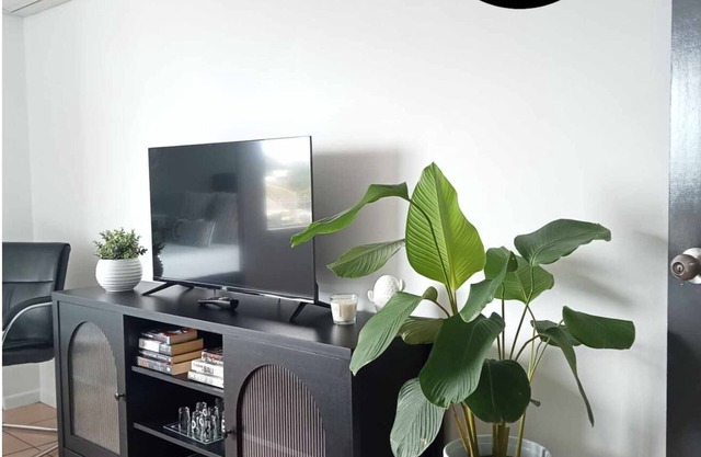 Cairns Chic Suite - Apartment 'A'