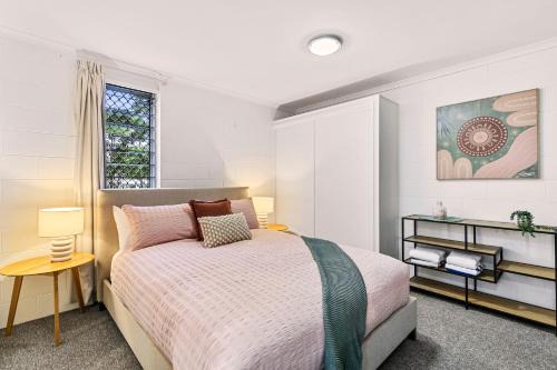 Cairns Retro Studio Charm in Edge Hill