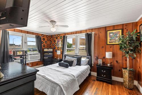 Cajun Stays - Studio Garfield - Pet Friendly