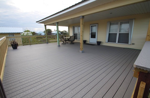 Cajun Yacht Club tiene una vista del golfo en Grand Isle