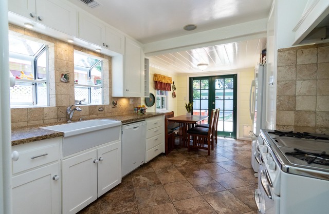 Cal Vintage Beach Home ☀️- In the ❤️ of Long Beach-King Suite-Disneyland/LA