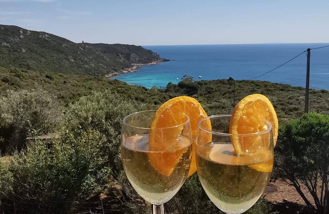 Chalet Cala d'Orzu con piscina privada, vista al mar y torre Capu-Neru