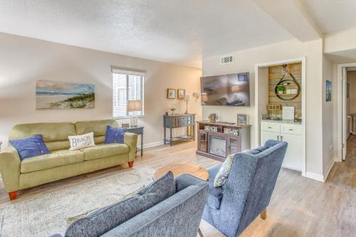 Calabash Condo Close to Coast and Fishing