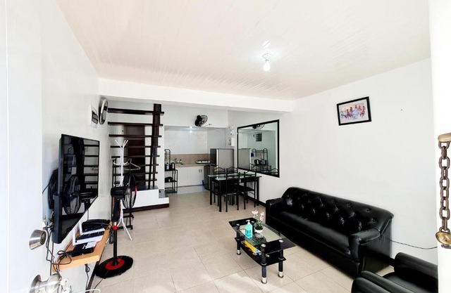 Calapan City Guest House Transient in a Subdivision near Malls L41