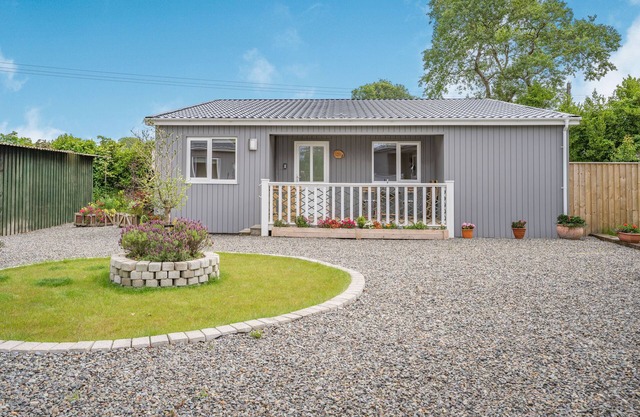 CALDEY LODGE (BIER WOOD LODGES), pet friendly in Manorbier