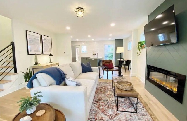 💫 Cali Style Townhouse - Mins to Everything💫