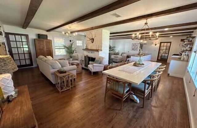 Calico Cottage - Room for families and big groups!