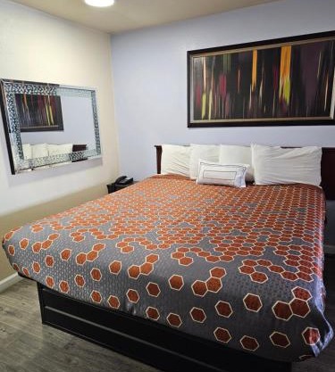 California Suites Motel