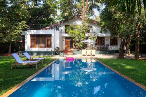 Call Of The Sea by StayVista - Pool-view villa with deck, near beach & Mandwa Jetty
