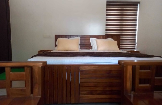 Calm and Pleasant 2-bedroom resort with AC and wifi in Cherai beach