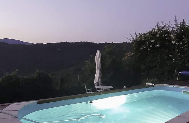Calm, comfort, exceptional view of the mountains and the sea more than 40kms away.