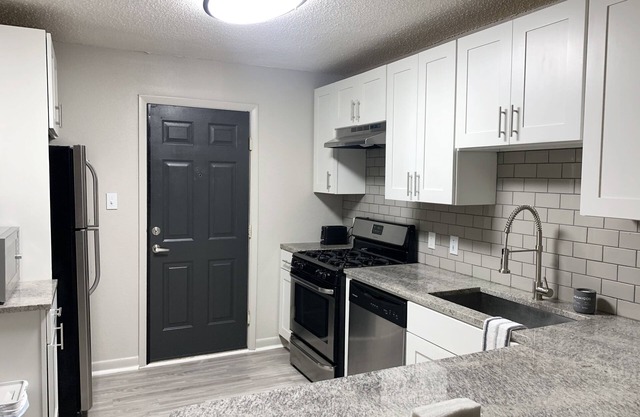 Calm & Cozy Apt in Gated Community