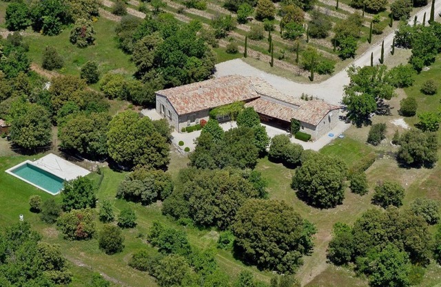 Encanto Independiente Stony Casa con piscina y vistas a la montaña