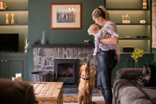 Calm Scottish Country Escape with Hot Tub Sleeps 6