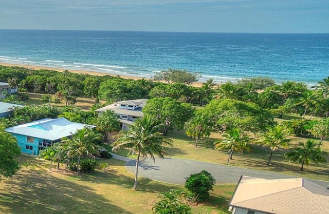 Calma- Beach House Estate