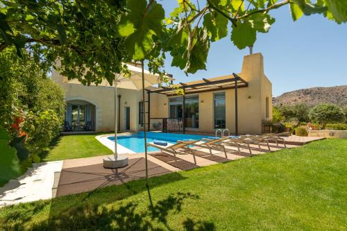 Calma Seaside Villa