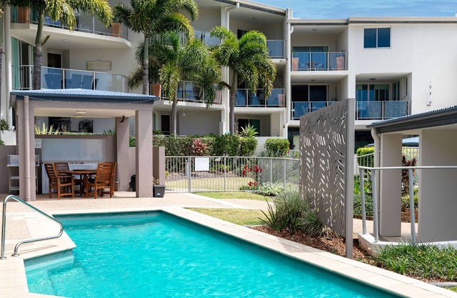 Caloundra Poolside Paradise
