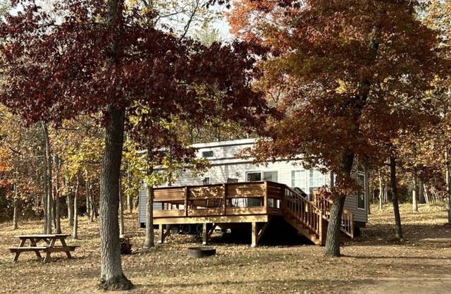 Cam Cottage at Bolton Bay on Long Lake