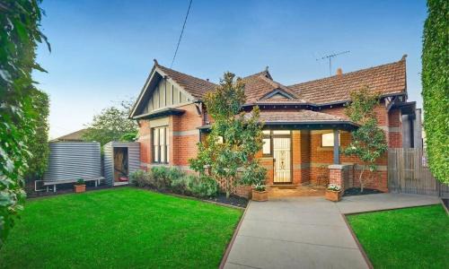 Camberwell Holiday Home With Pool