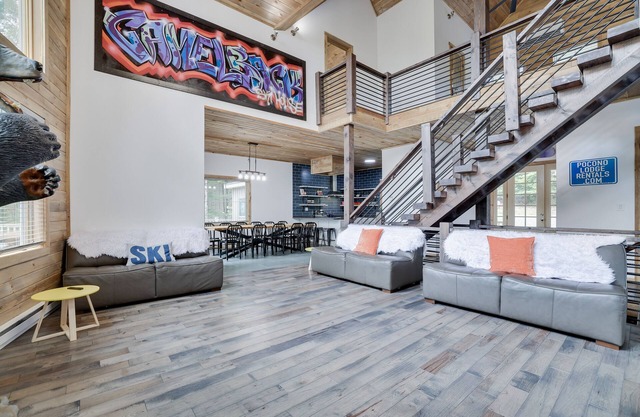 Camelback Ski House at camelback POCONOS jacuzzi and Sauna