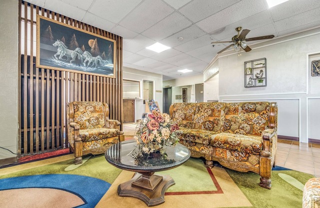 Camelot INN