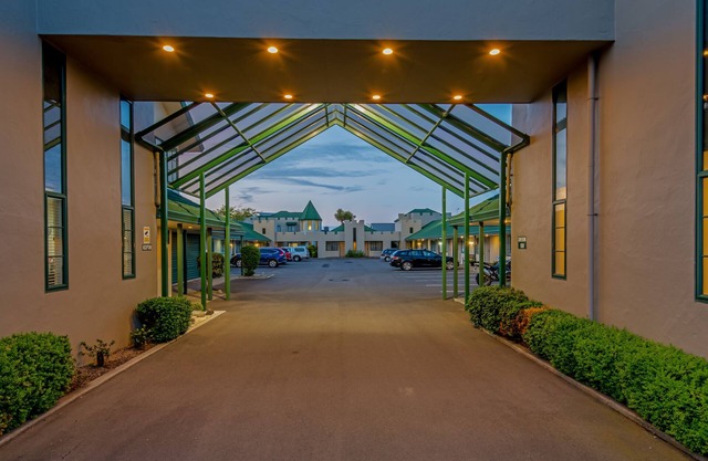 Camelot Motor Lodge