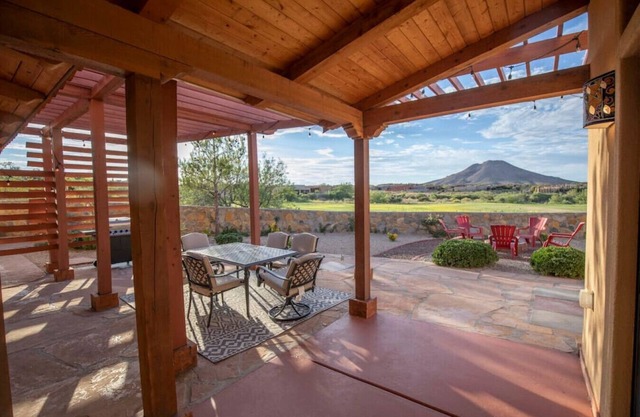 Camino Blanco · Large Newly Renovated Home with Beautiful Views