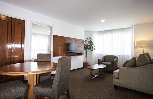 Camino Real Aparthotel, Downtown
