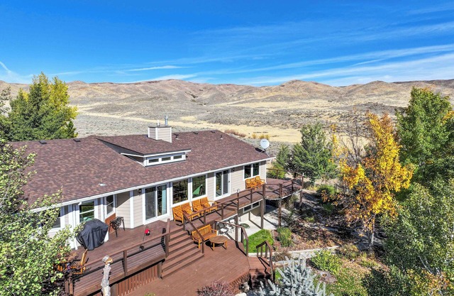 Camp Creek Ranch – Spacious Retreat on 43 Private Acres
