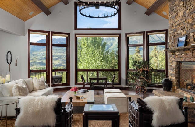 Camp Telluride, Golf course, views, hot tub, gym!
