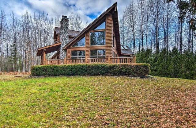 ¡NUEVO! 700 Acre Millersburg Cabin-Walk to Lk. Huron
