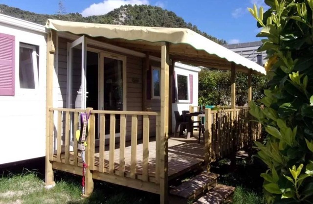Camping 3 étoiles - Piscine - cbgcaib