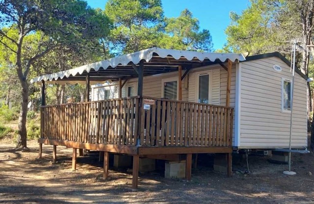 Camping 3 étoiles - Piscine - ccb0ffi
