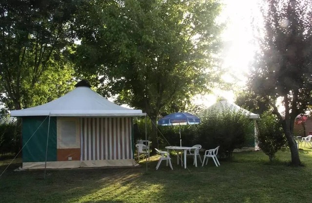 Camping Au Bois Dormant *** - Bungalow de lona 3 habitaciones 5 personas sin baño