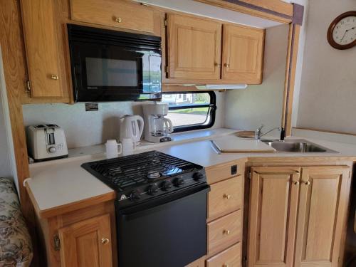 Camping Beaurivage 1- Pret à camper entièrement équipée pour 6 personnes